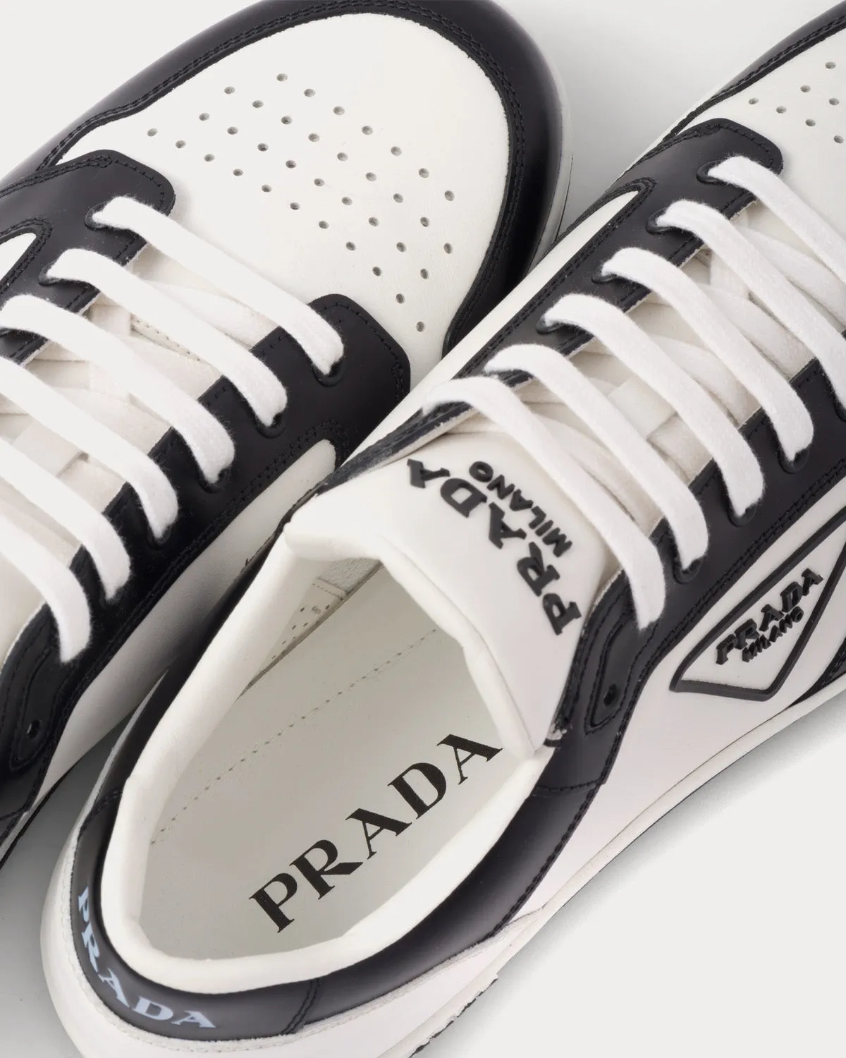 District Leather White / Black Low Top Sneakers