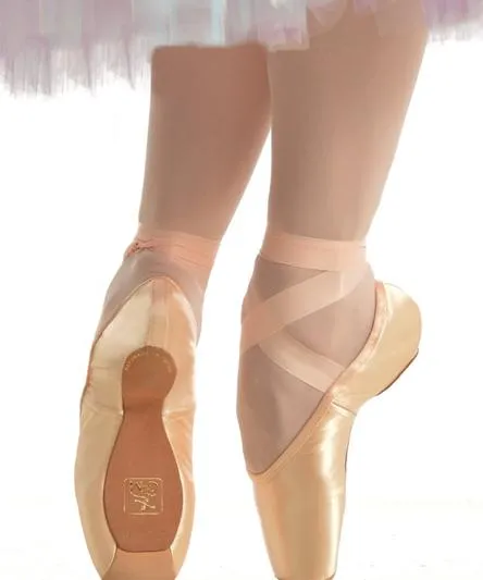 Gaynor Minden Europa Classic Fit Pianissimo Shank Box 3Plus Pointe Shoes