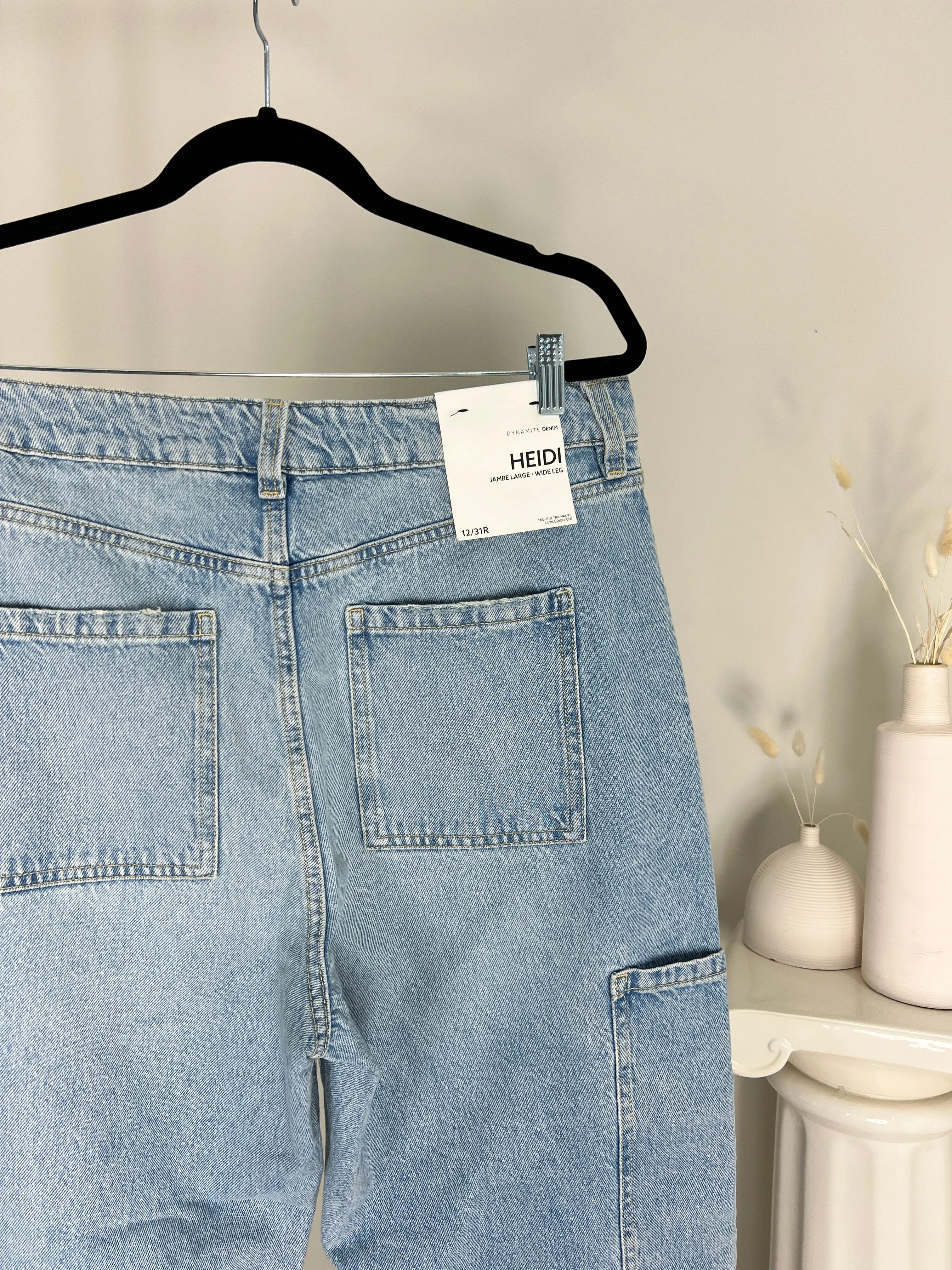 LIGHT WASH ULTRA HI-RISE CARGO JEANS | 31 | 12