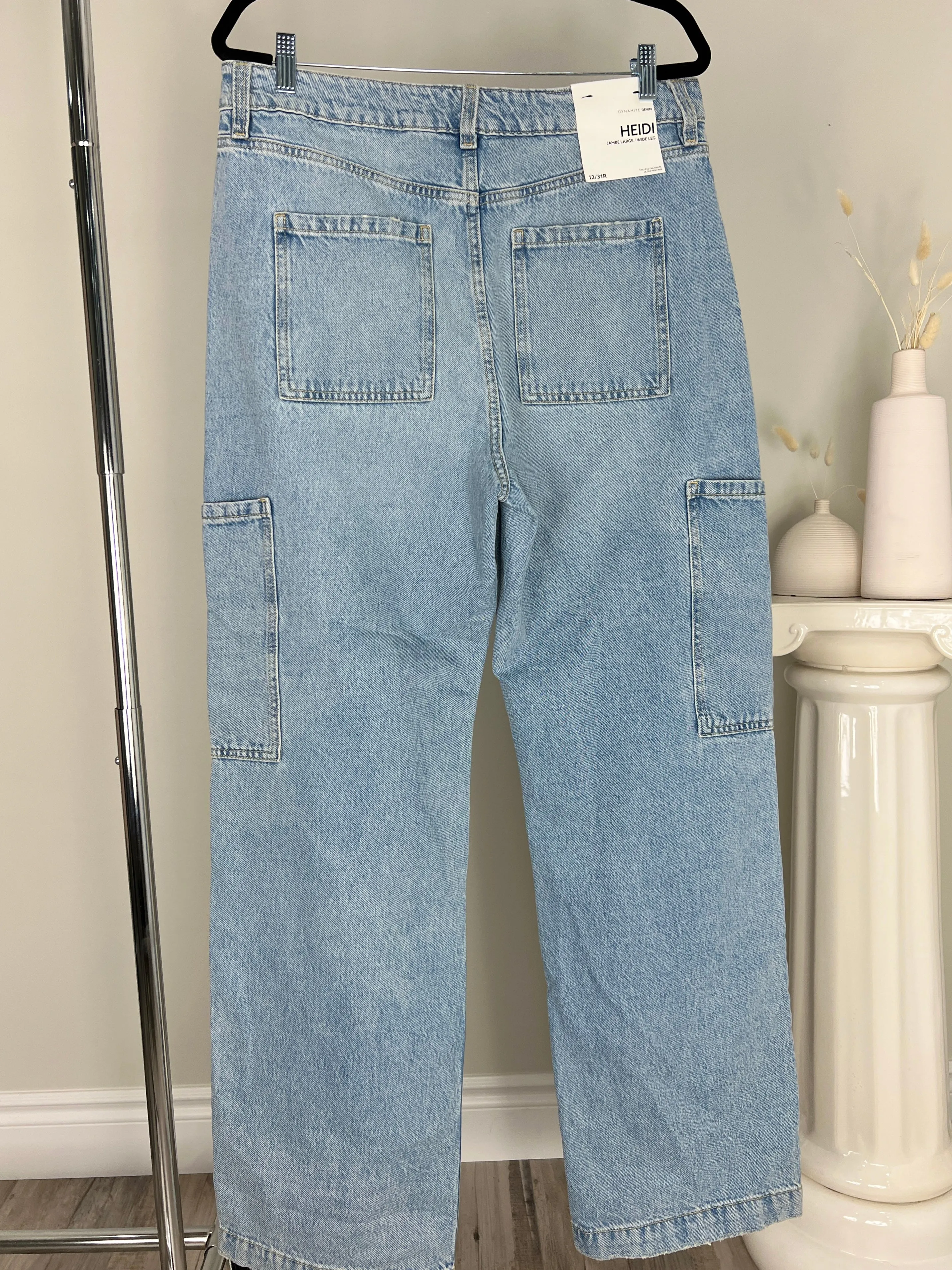 LIGHT WASH ULTRA HI-RISE CARGO JEANS | 31 | 12