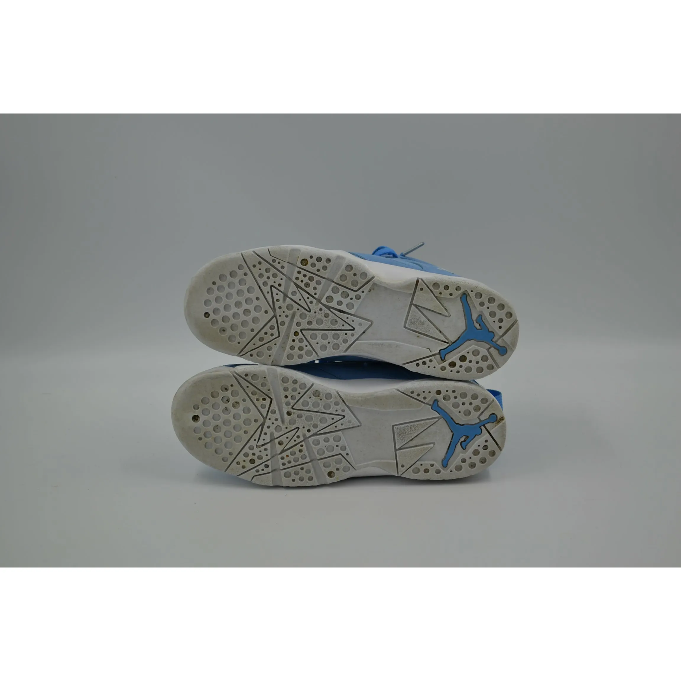Pre-Owned Air Jordan Light Blue Kids Size 4.5Y